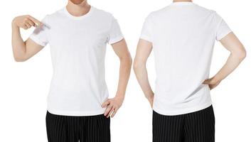 homme de race blanche et en t-shirts blancs isolés sur fond blanc photo