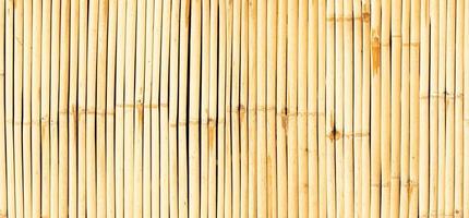fond transparent de bambou mur jaune. matériau en bois naturel pour le mode de vie de la culture traditionnelle photo