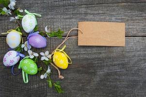 oeufs de pâques et carte de voeux photo