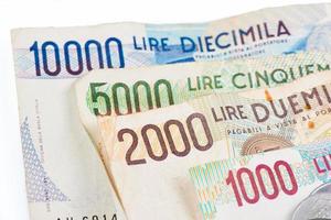 billets d'italie. lires italiennes 10000, 5000, 2000, 1000. photo