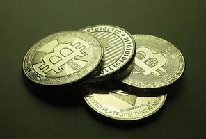 divers types de crypto-monnaie photo
