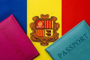 sur le drapeau d'andorre se trouve un passeport. photo