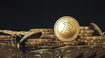 tas de maquette de bitcoins dorés. pour le marché des crypto-monnaies, la promotion de l'échange de jetons, à des fins publicitaires. rendu 3d photo