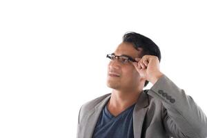 portrait d'homme d'affaires avec des lunettes isolé sur fond blanc. photo