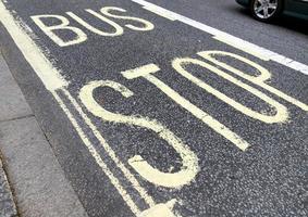 panneau d'arrêt de bus photo