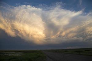 nuages d'orage saskatchewan photo