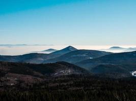 montagnes vosgiennes et les alpes au loin. La France photo