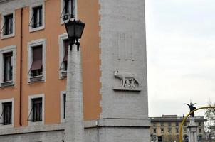 statue de lupa à rome, italie photo