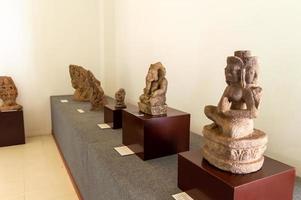 musée national de phimai nakhon ratchasima thaïlande19 novembre 2019le musée national de phimai est une collection de connaissances sur l'archéologie en recueillant des preuves d'artefacts dans le bassin de la rivière munchi.