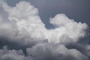 texture de nuage blanc. toile de fond de matériau aérien. motif effet ciel. photo