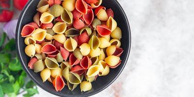 pâtes conchiglie cru mélange coloré repas nourriture collation photo