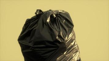 Close up d'un sac en plastique pour les déchets poubelle photo