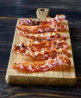 tranches de bacon frit photo