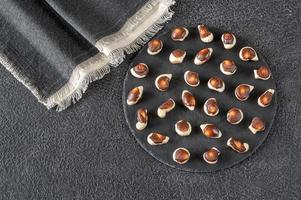 bonbons au chocolat en forme de fruits de mer photo