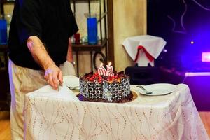 célébration l'anniversaire de 50 ans restaurant gâteau photo