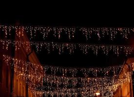 lumières de noël rougeoyantes photo