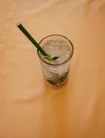 grand verre de limonade photo