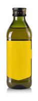 Bouteille d'huile d'olive avec étiquette vierge isolé sur fond blanc photo
