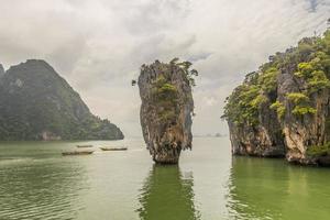 james bond island thaïlande. baie de phang-nga baie de phang nga. photo