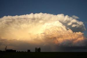 nuages d'orage des prairies photo