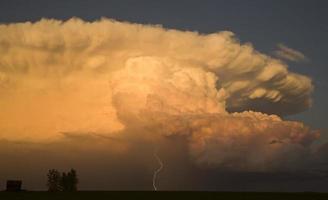 nuages d'orage des prairies photo