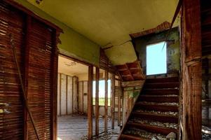 intérieur maison abandonnée photo