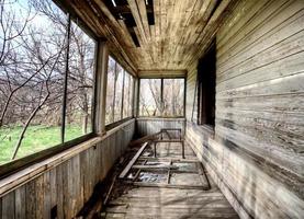 intérieur maison abandonnée prairie photo