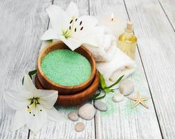 produits de spa au lys blanc photo