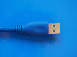 prise usb sur bleu photo