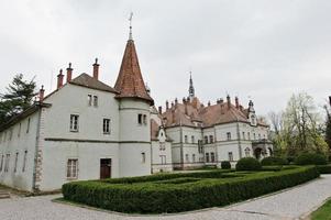 château de chasse de schonborn à carpaty, transcarpatie, ukraine. construit en 1890. photo
