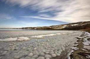 formation de glace sur le lac photo