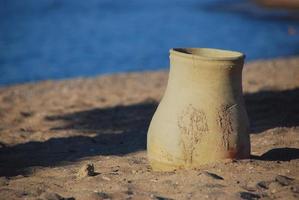 vase sur la plage photo