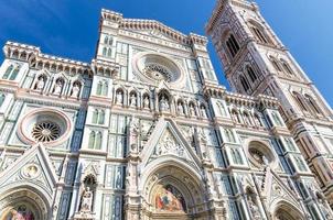 florence duomo belle façade en marbre, cattedrale di santa maria del fiore photo