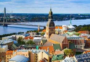 vue panoramique sur la vieille ville de riga, lettonie photo