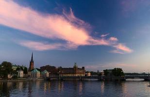 L'île de Riddarholmen avec des flèches d'église de Riddarholm, Stockholm, Suède photo