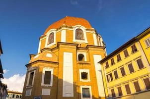 basilique de san lorenzo et chapelle cappelle medicee sur la place piazza madonna degli aldobrandini photo