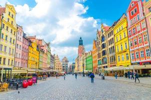 wroclaw, pologne, 7 mai 2019 centre historique de la vieille ville, bâtiments colorés avec façade multicolore