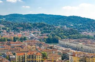 vue aérienne panoramique du centre historique de la ville de turin turin, place piazza vittorio veneto photo