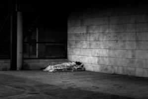 personne qui dort dans la rue photo