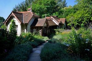 maison avec jardin d'herbes photo