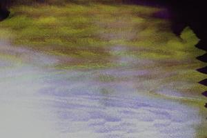 abstrait violet unique glitch numérique taches holographiques futuriste pixel bruit erreur dommage motif de distorsion sur glitch. photo