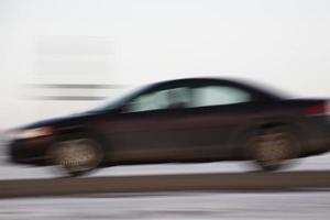 automobile floue sur l'autoroute photo