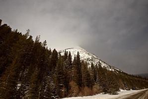 montagnes rocheuses en hiver photo