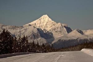 montagnes rocheuses en hiver photo