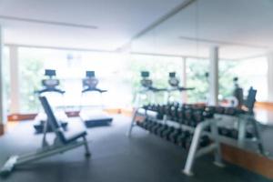 gymnase de fitness flou abstrait pour le fond photo