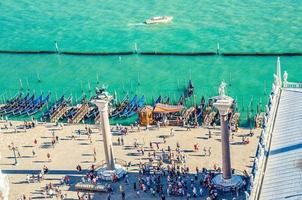 vue de dessus de piazzetta di san marco ou st mark avec deux colonnes et riva degli schiavoni photo