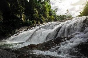 parc national de la cascade de manorah à phatthalung, thaïlande photo