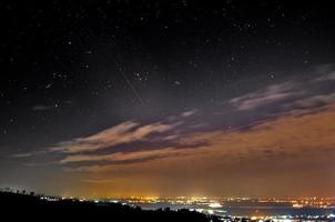 étoile filante dans le ciel photo