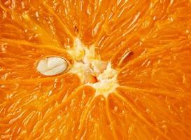 gros plan tranche d'orange avec les os visibles. mode de vie sain. photo