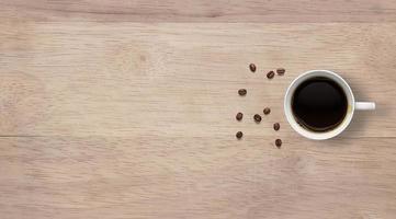 vue de dessus des plats de café sur la tasse photo